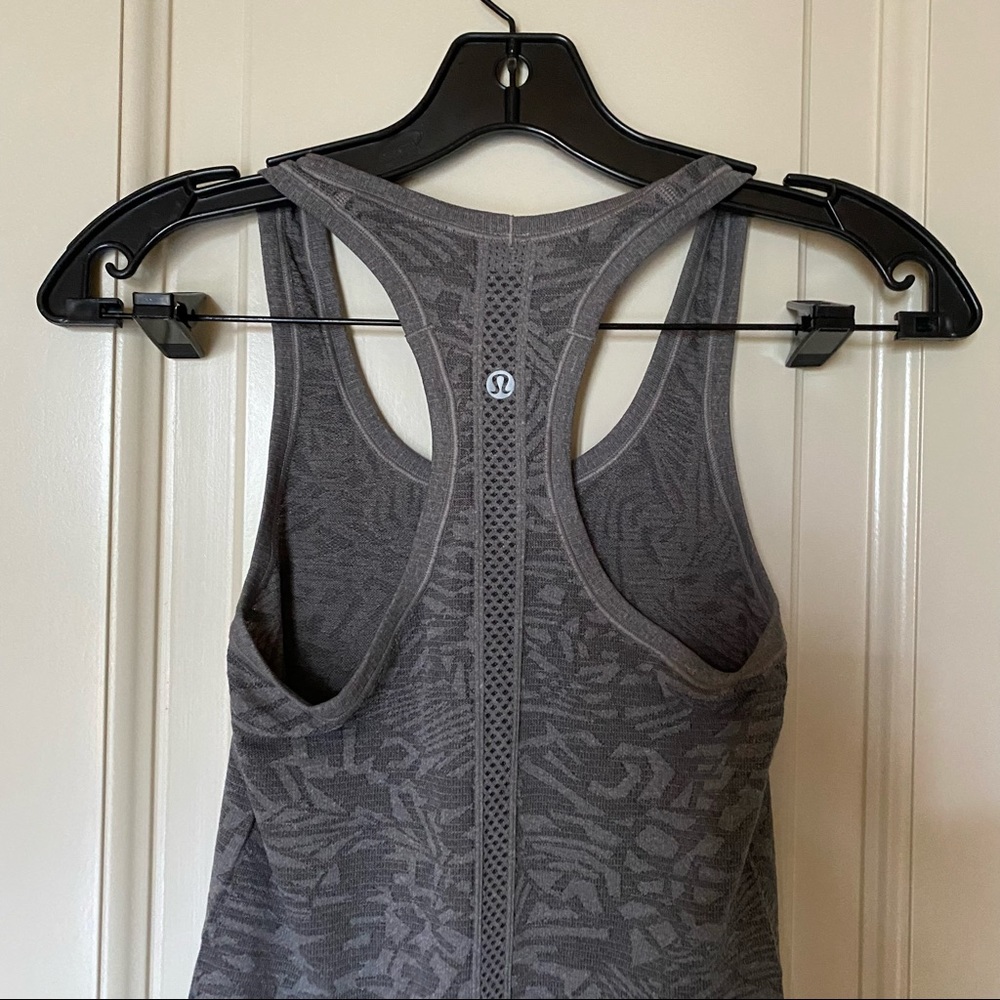 Lululemon tank top